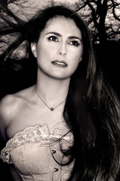 Sharon Den Adel